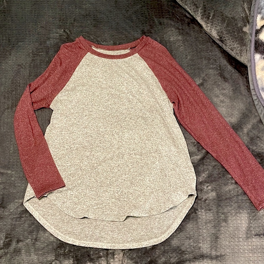 American Eagle long sleeve shirt